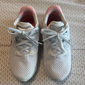 Nike White & Pink Women's Running Shoes